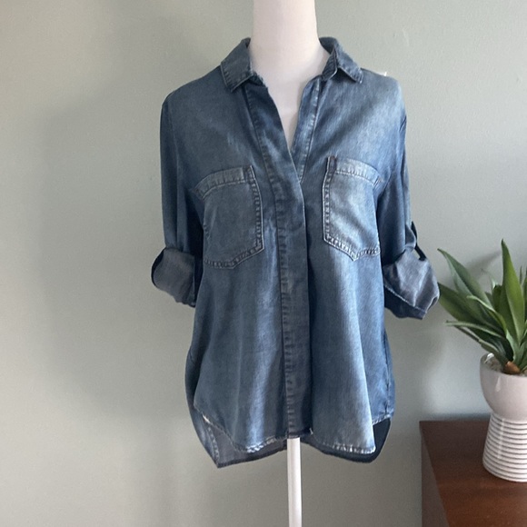 NWOT Anthropologie Cloth and Stone Chambray Button Down Size S - Picture 5 of 8